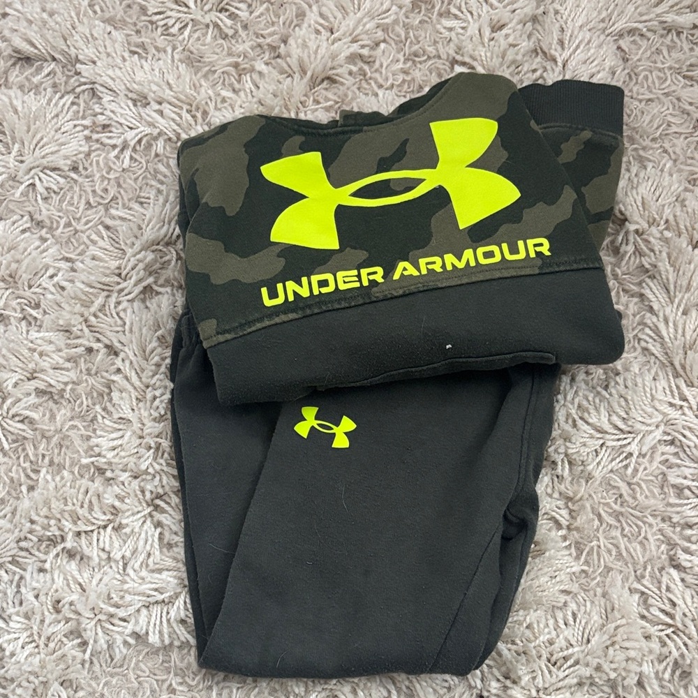Under Armour Neon Logo Camo Set